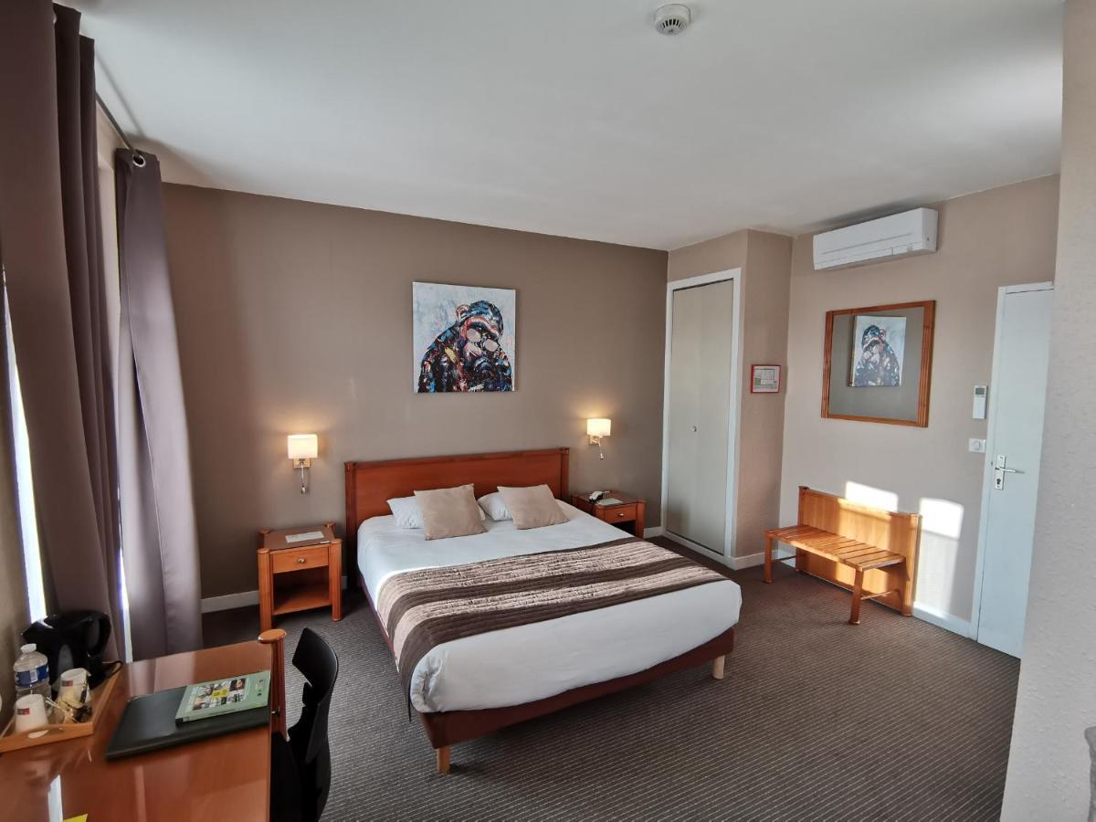 Logis Hotel Le Cerf Бриар Экстерьер фото