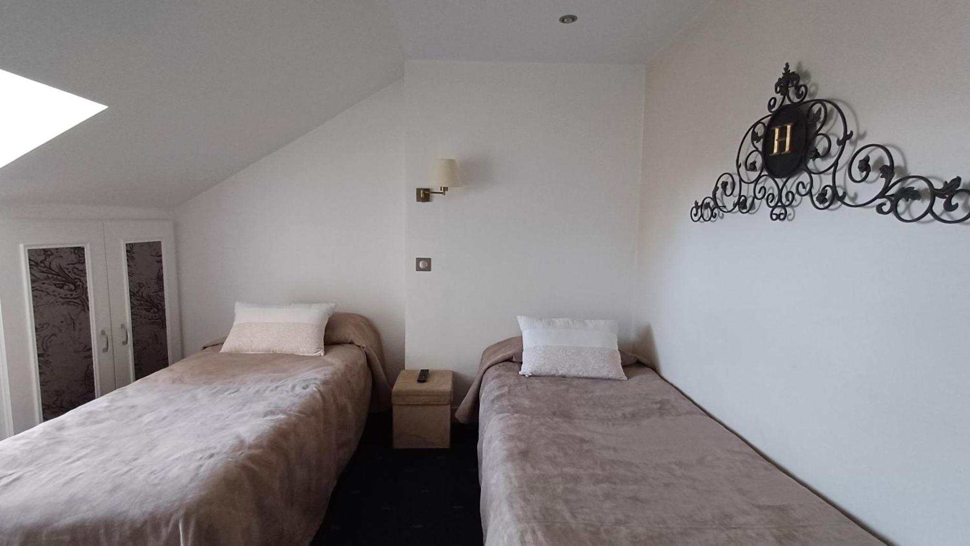Logis Hotel Le Cerf Бриар Экстерьер фото