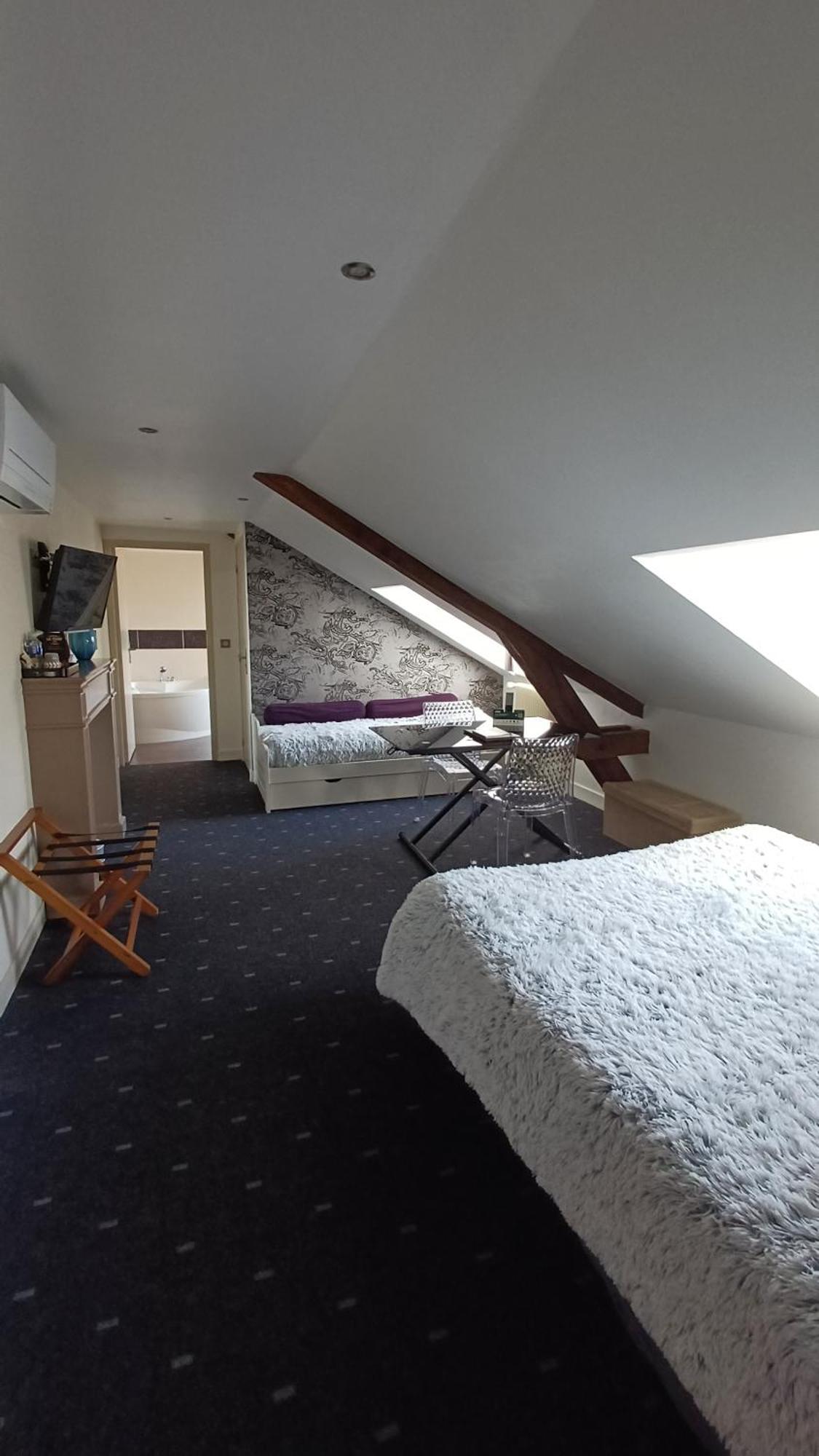 Logis Hotel Le Cerf Бриар Экстерьер фото
