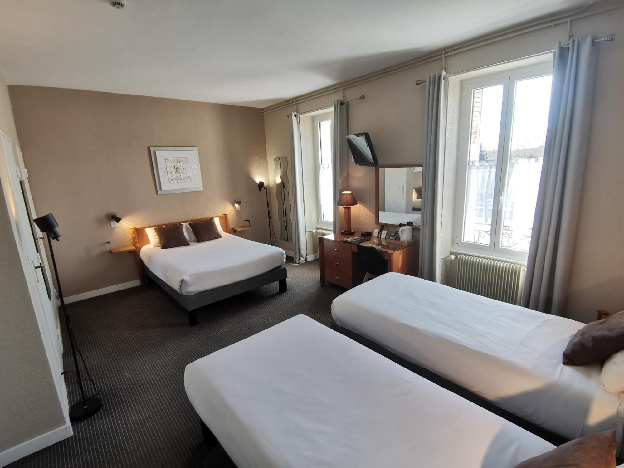 Logis Hotel Le Cerf Бриар Экстерьер фото