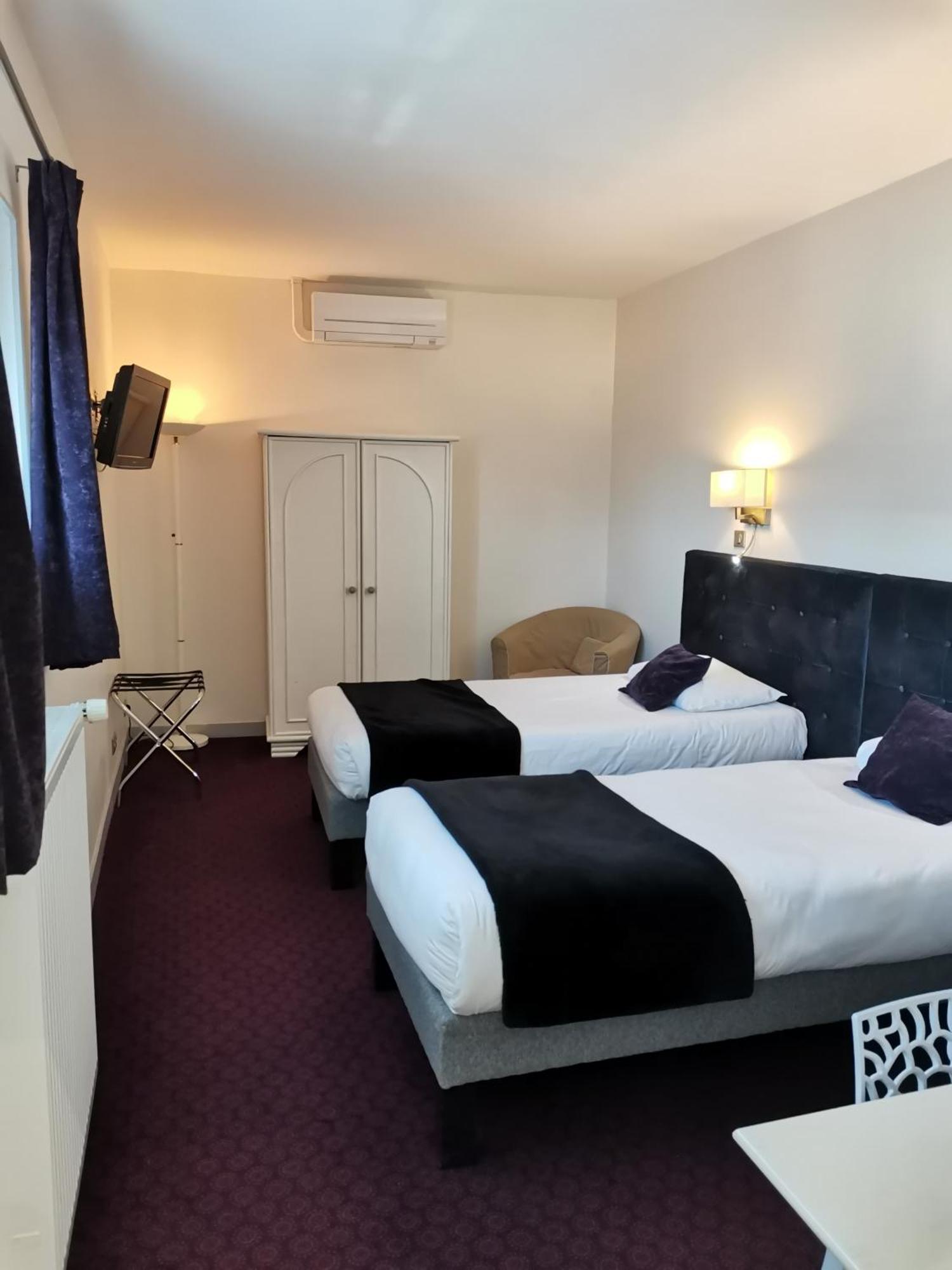 Logis Hotel Le Cerf Бриар Экстерьер фото