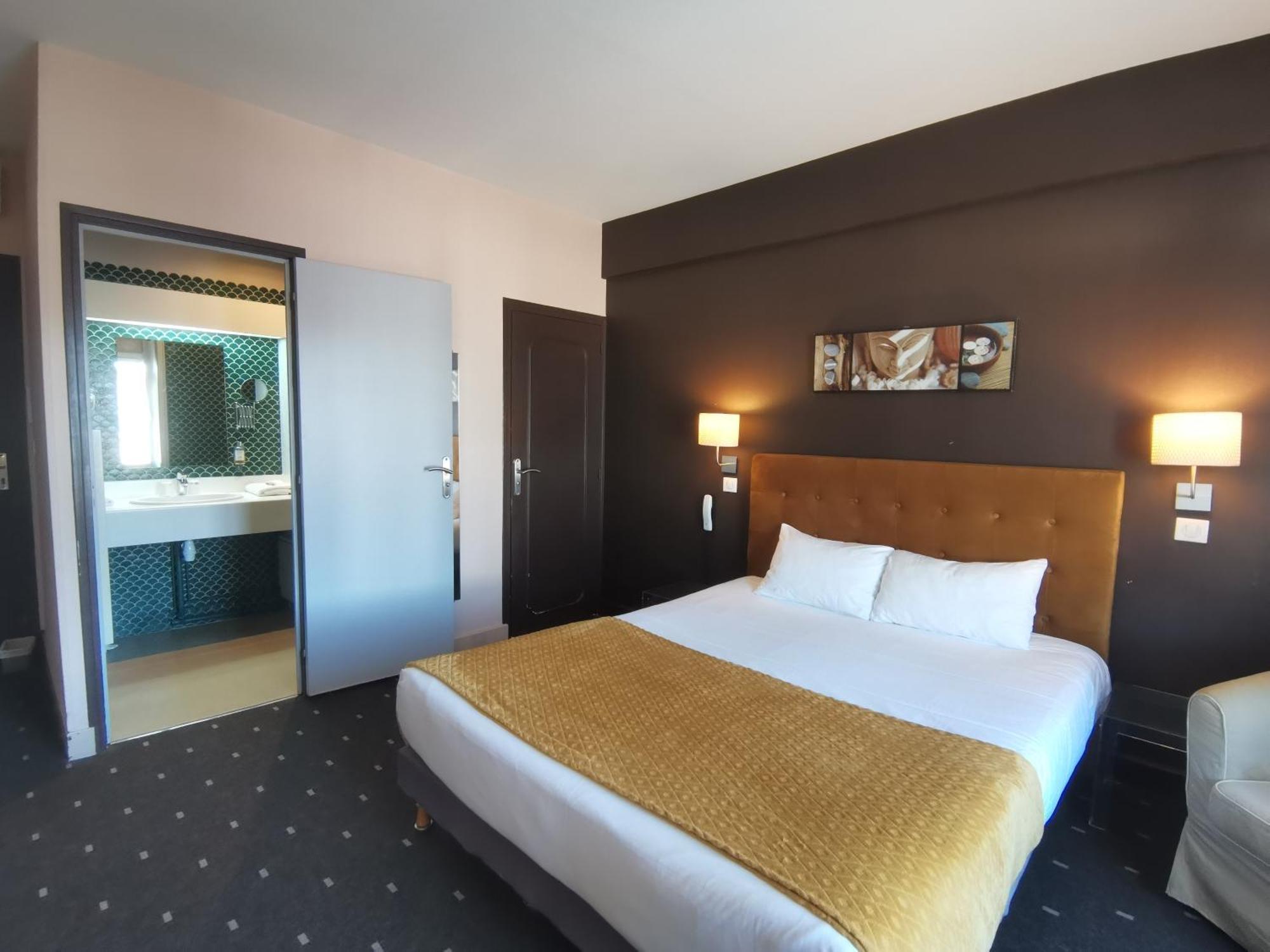 Logis Hotel Le Cerf Бриар Экстерьер фото