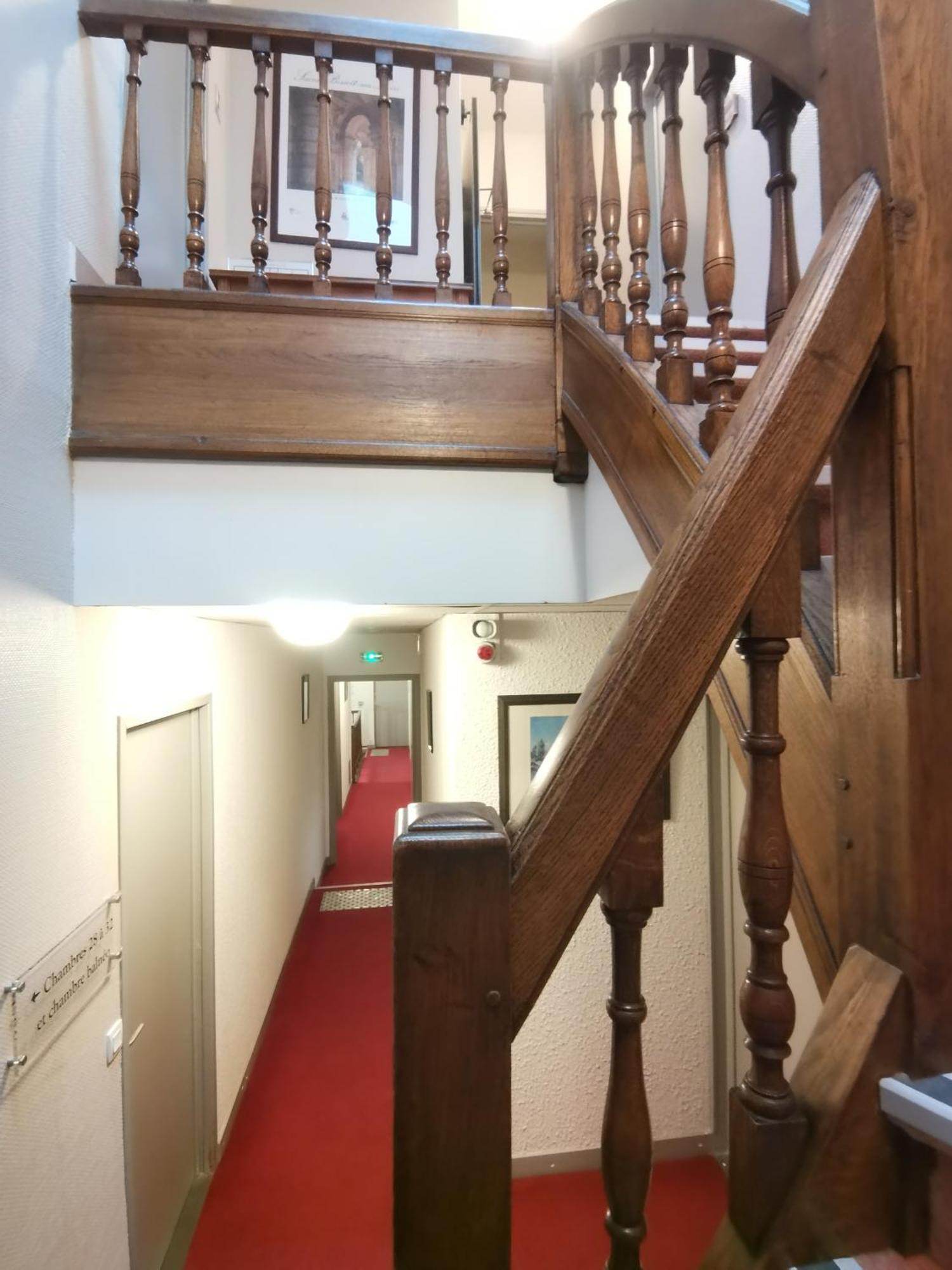 Logis Hotel Le Cerf Бриар Экстерьер фото
