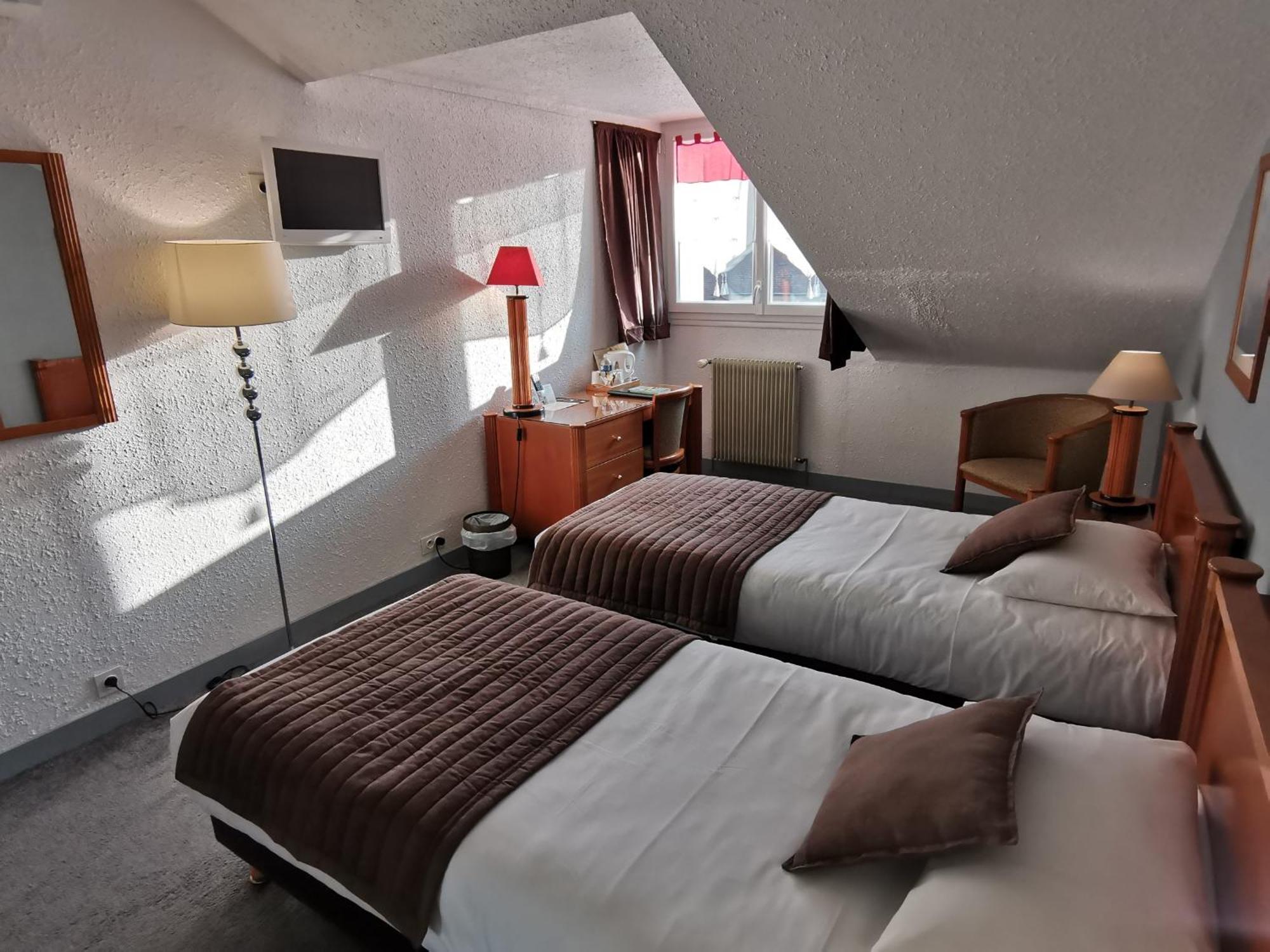 Logis Hotel Le Cerf Бриар Экстерьер фото