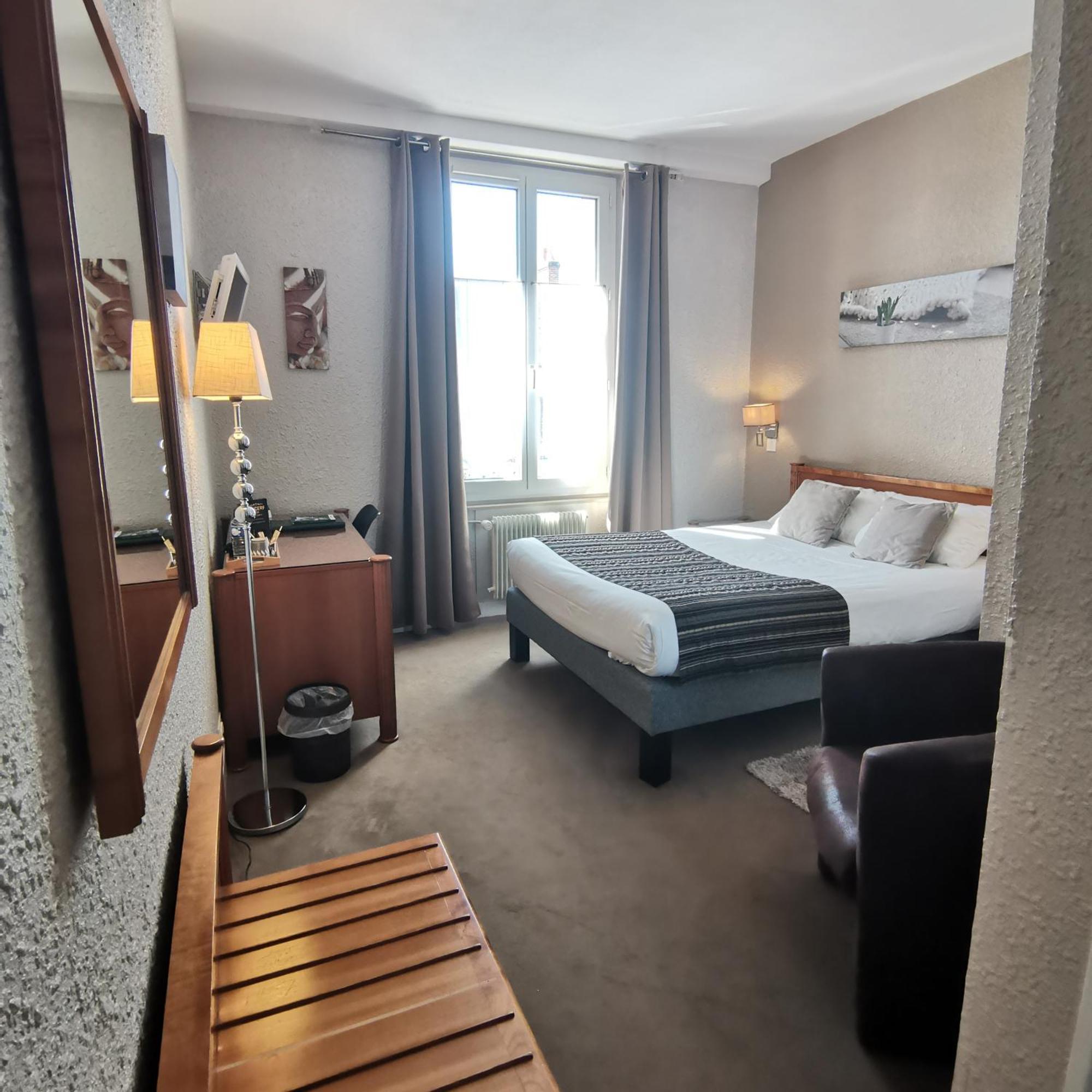 Logis Hotel Le Cerf Бриар Экстерьер фото