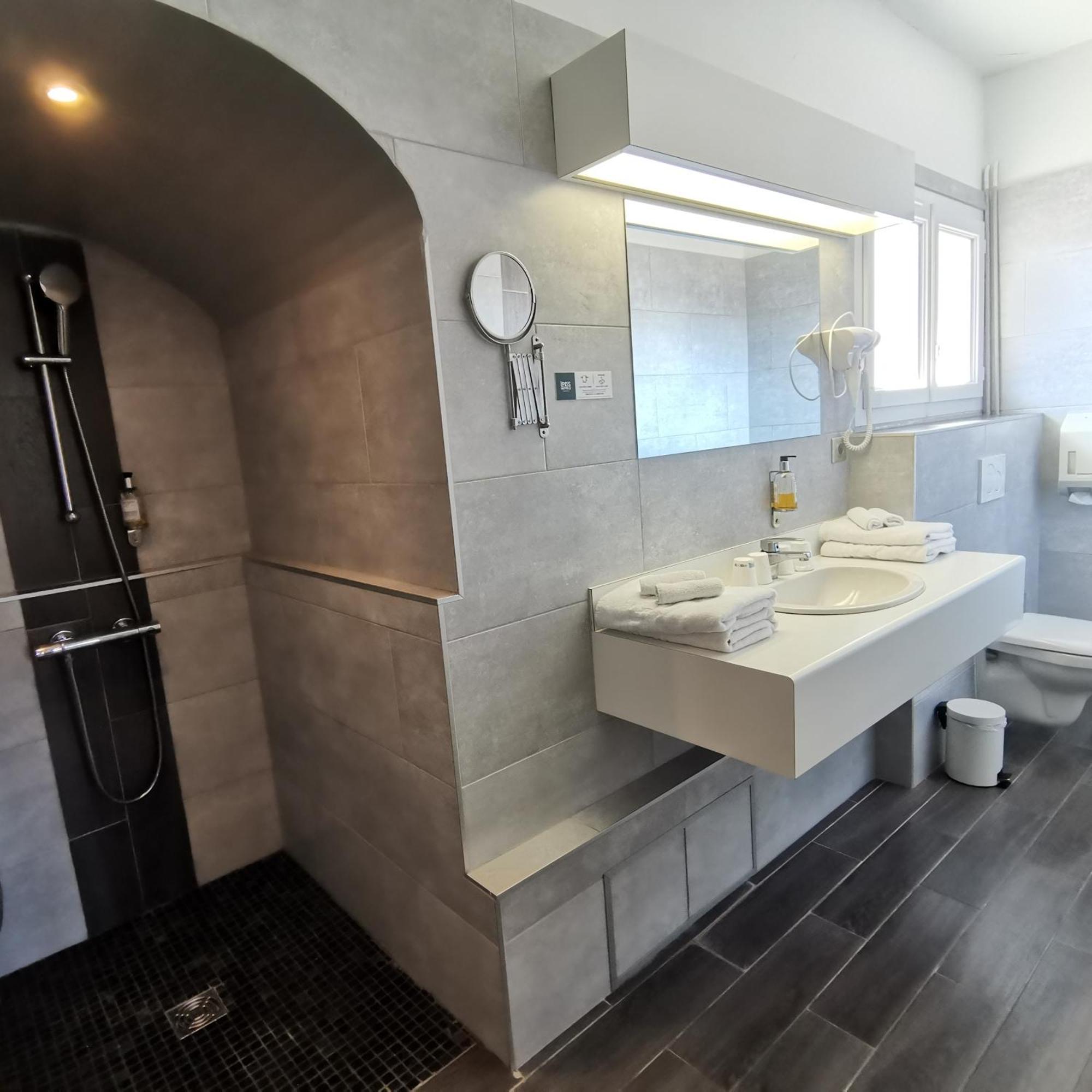 Logis Hotel Le Cerf Бриар Экстерьер фото
