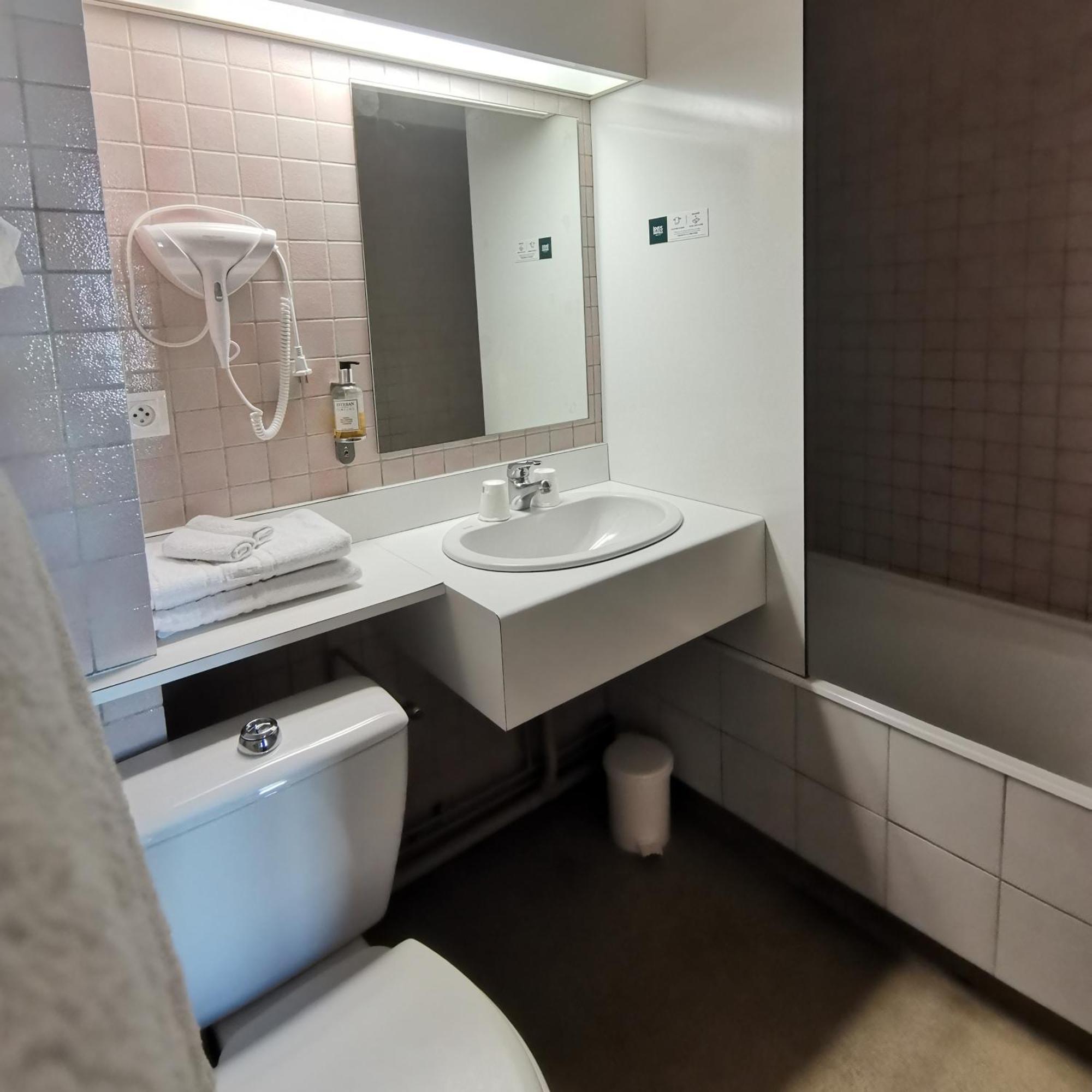 Logis Hotel Le Cerf Бриар Экстерьер фото
